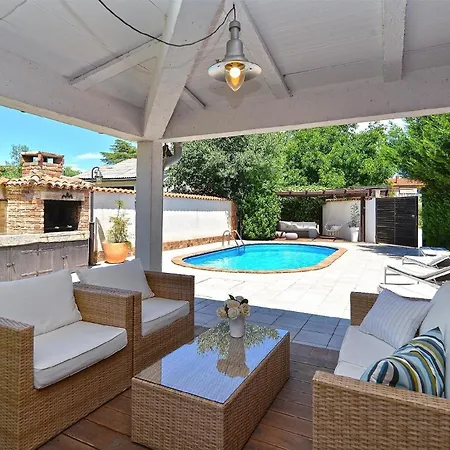 Casa vacanze Mit Privatpool Fuer 8 Personen Ca 135 Qm In Pula, Istrien Istrische Riviera